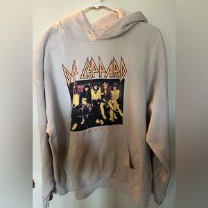 Men Large hoodie. Def Leppard. Beige. Used, great condition. Drawstring missing.